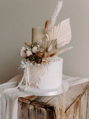 Pompastiškas vestuvinis tortas